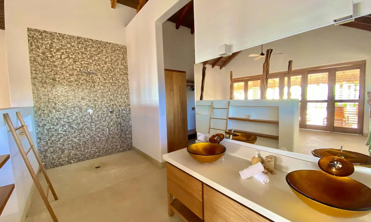 2b11eee5-fb09-484e-b66b-1373c6f9a47c