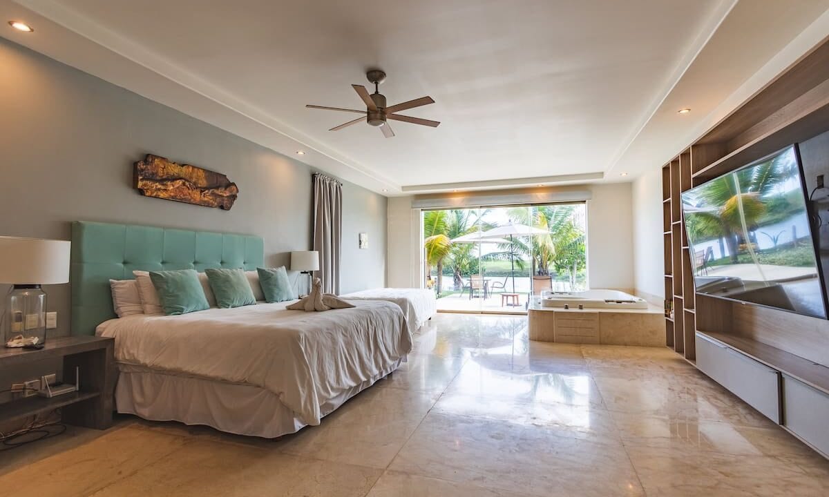 ae186ef0-b5a4-4a43-8bbc-4955ef32783b